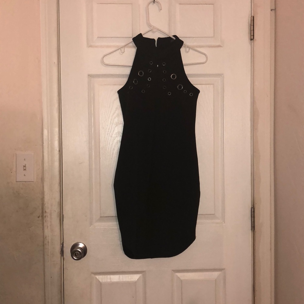 Short curved dress